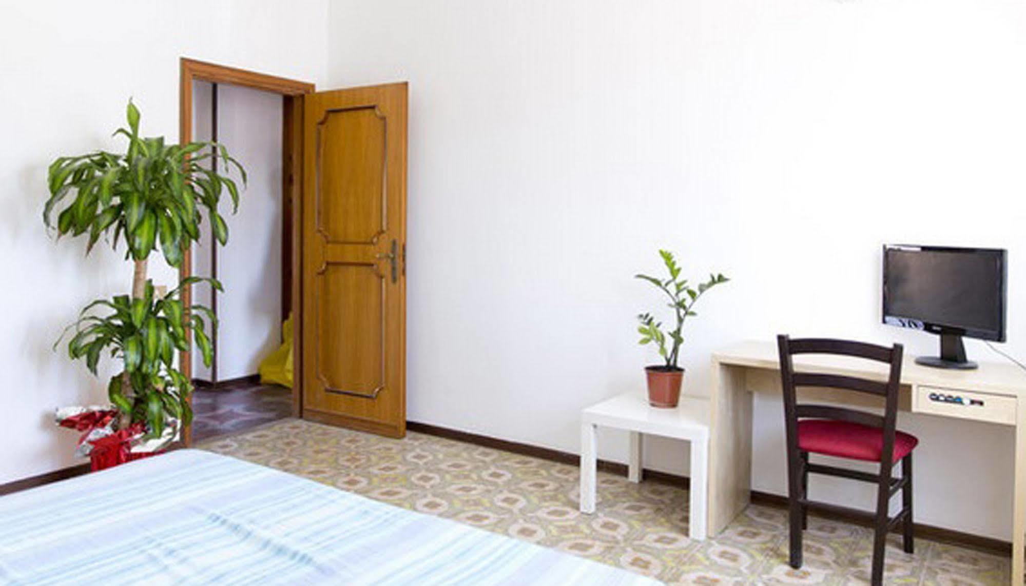 Residenza Paola Hotel Palermo Exterior photo